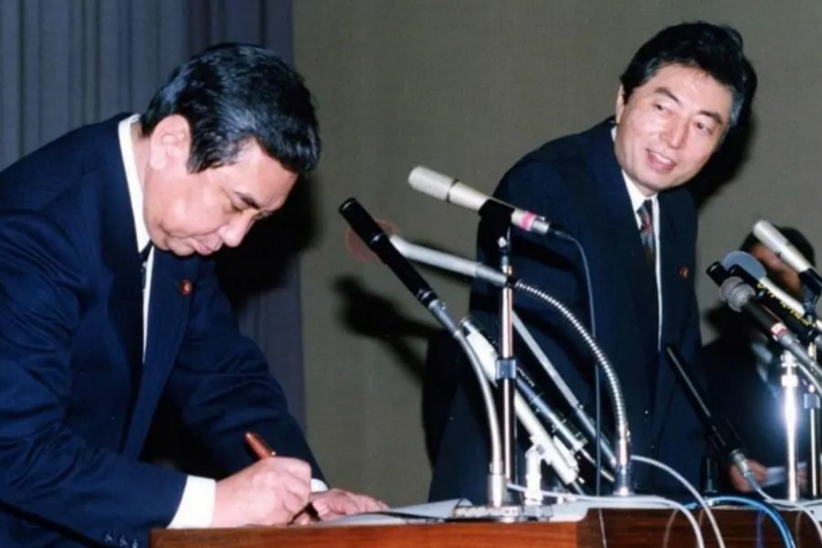 政治改革合意書に署名する細川首相と河野自民党総裁 ファクトシート 画像